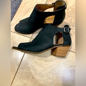 Lucky brand peep toe bootie
